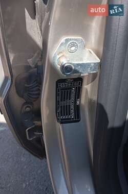 Хэтчбек Ford Fusion 2004 в 