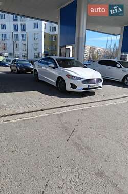 Седан Ford Fusion 2019 в 