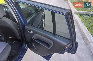 Хэтчбек Ford Fusion 2012 в 