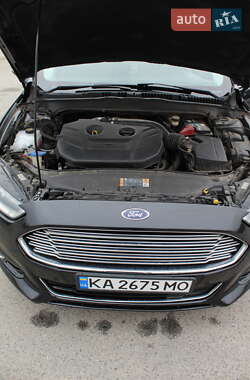 Седан Ford Fusion 2013 в 