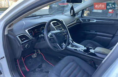 Седан Ford Fusion 2014 в 