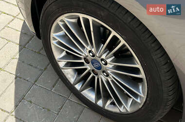 Седан Ford Fusion 2013 в 