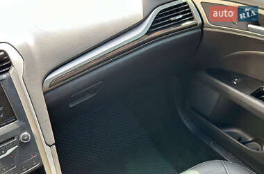 Седан Ford Fusion 2013 в 
