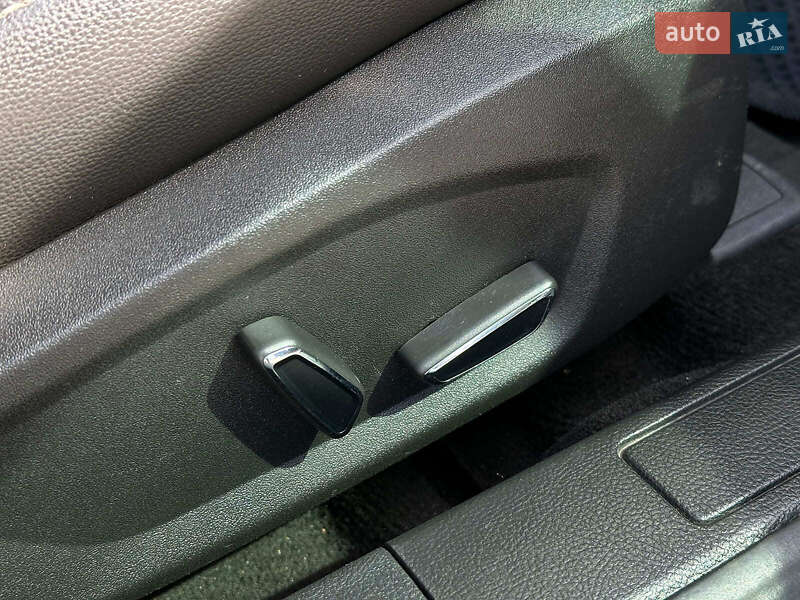 Седан Ford Fusion 2013 в Одесі