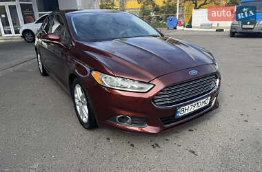 Седан Ford Fusion 2015 в 