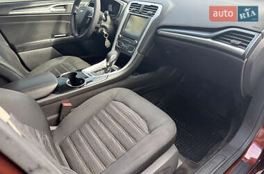 Седан Ford Fusion 2015 в 
