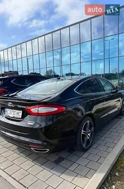 Седан Ford Fusion 2015 в 