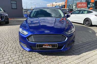 Седан Ford Fusion 2015 в 