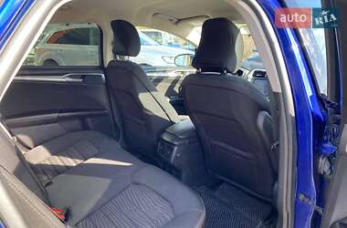 Седан Ford Fusion 2015 в 