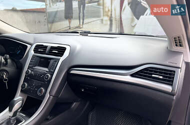 Седан Ford Fusion 2014 в 