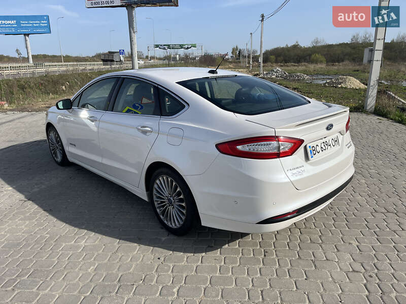 Седан Ford Fusion 2013 в Львове
