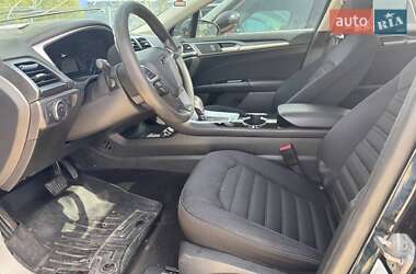 Седан Ford Fusion 2014 в 