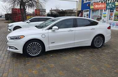 Седан Ford Fusion 2017 в 
