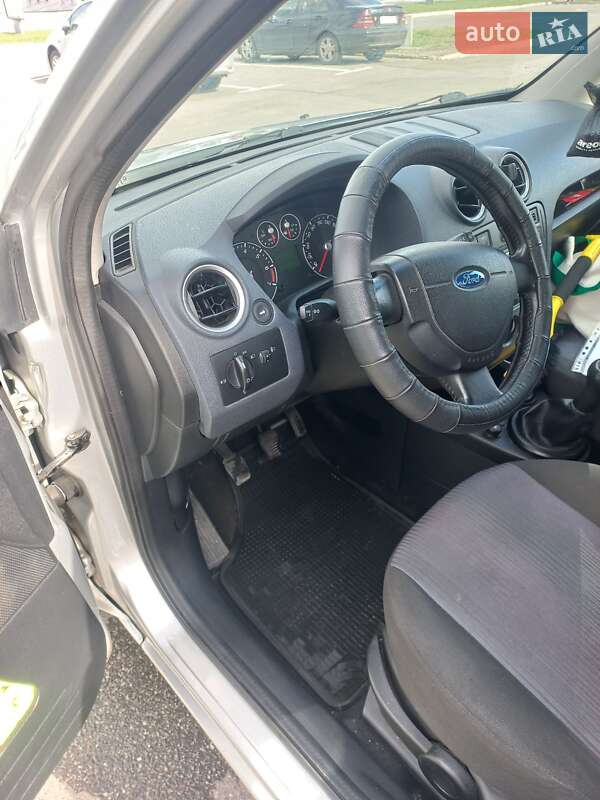 Хетчбек Ford Fusion 2008 в Києві фото 5 Хетчбек Ford Fusion 2008 в Києві