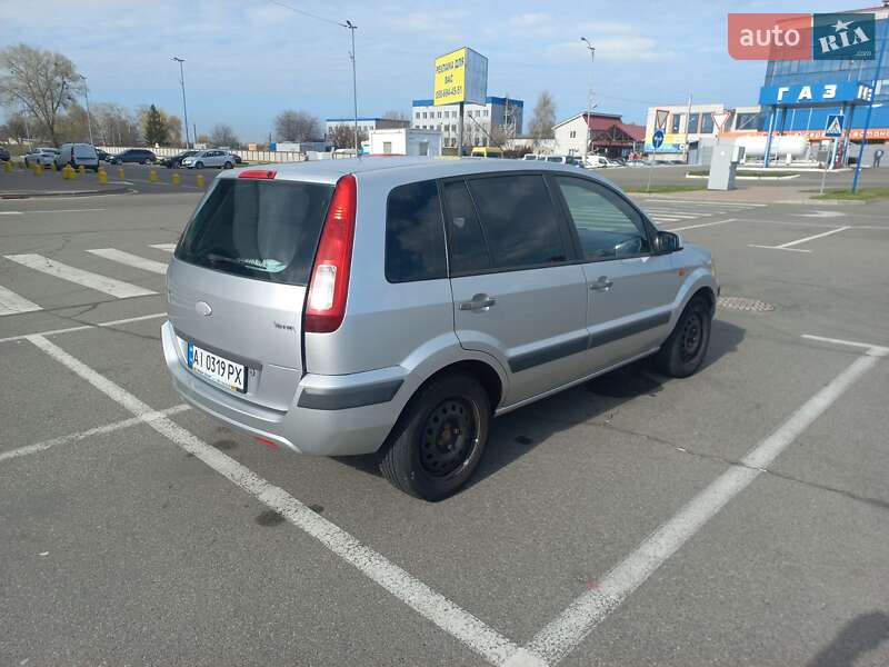 Хэтчбек Ford Fusion 2008 в 