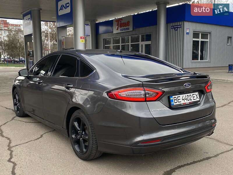 Седан Ford Fusion 2015 в Миколаєві