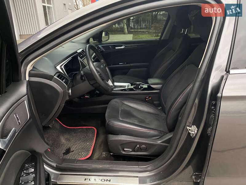 Седан Ford Fusion 2015 в Миколаєві