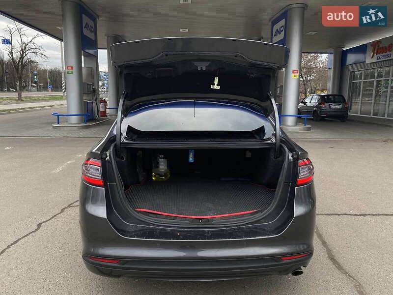 Седан Ford Fusion 2015 в Миколаєві
