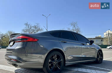 Седан Ford Fusion 2016 в 
