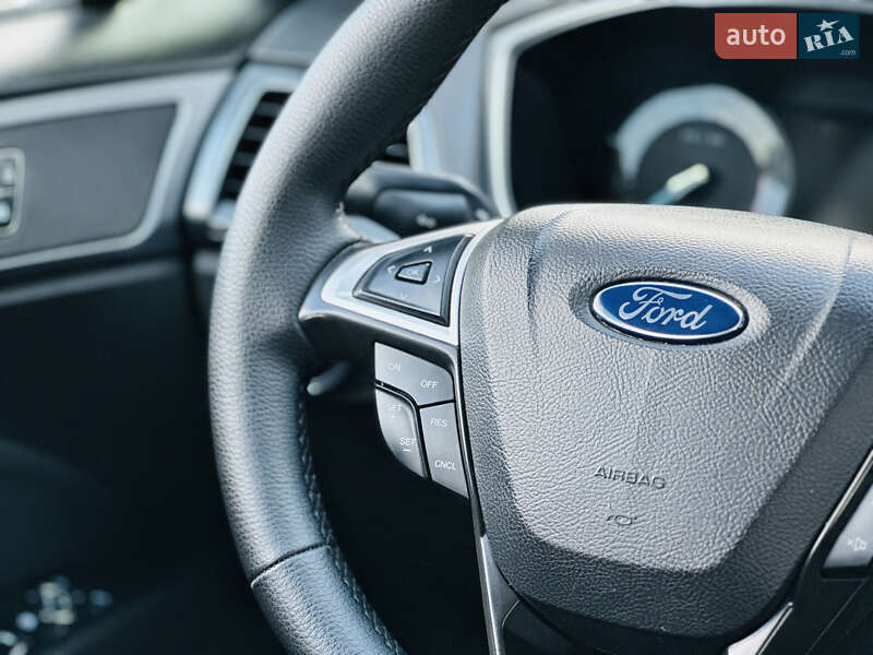 Седан Ford Fusion 2014 в Харкові