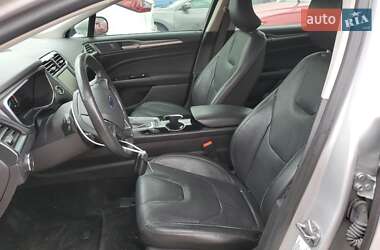 Седан Ford Fusion 2015 в 