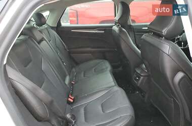 Седан Ford Fusion 2015 в 