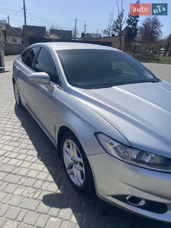 Седан Ford Fusion 2013 в 