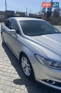 Седан Ford Fusion 2013 в 