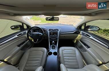 Седан Ford Fusion 2013 в 