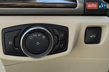 Седан Ford Fusion 2013 в 