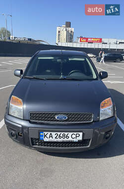 Хэтчбек Ford Fusion 2010 в 