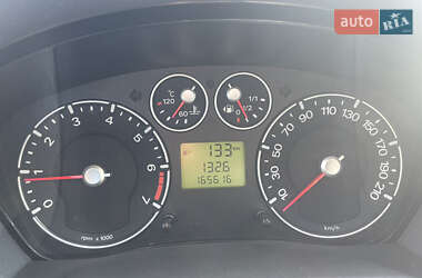 Хэтчбек Ford Fusion 2010 в 