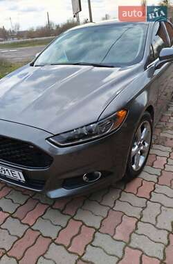 Седан Ford Fusion 2013 в 