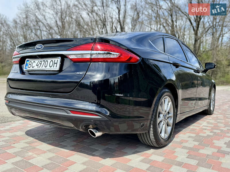 Седан Ford Fusion 2017 в Попельне