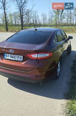 Седан Ford Fusion 2015 в 