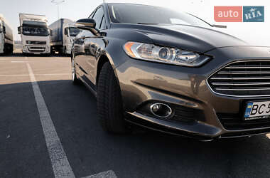 Седан Ford Fusion 2016 в Львове