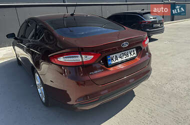 Седан Ford Fusion 2015 в 