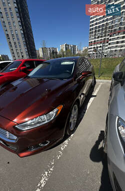Седан Ford Fusion 2015 в 