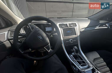 Седан Ford Fusion 2015 в 