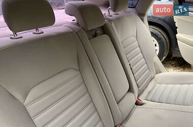 Седан Ford Fusion 2016 в 