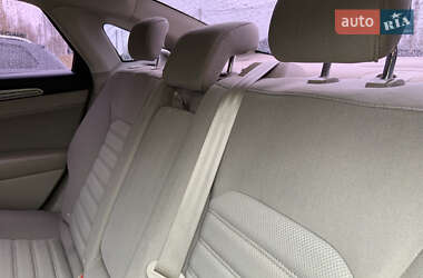 Седан Ford Fusion 2016 в 