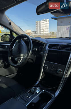 Седан Ford Fusion 2019 в 
