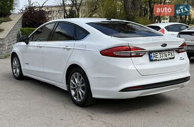 Седан Ford Fusion 2017 в 