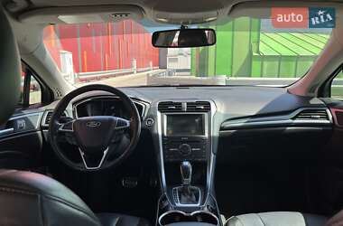 Седан Ford Fusion 2015 в 