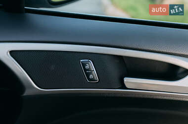 Седан Ford Fusion 2018 в 