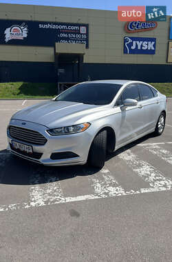 Седан Ford Fusion 2013 в 
