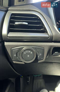 Седан Ford Fusion 2013 в 