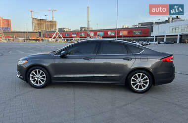 Седан Ford Fusion 2016 в 