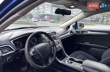 Седан Ford Fusion 2017 в 