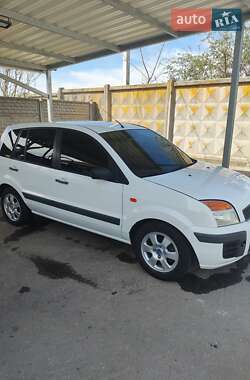 Хэтчбек Ford Fusion 2008 в 